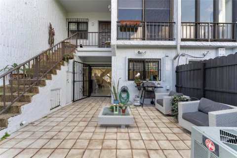 Adosado en alquiler en Miami, Florida, 3 dormitorios, 179.86 m2 № 2023620 - foto 29
