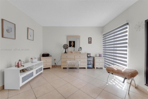 Adosado en alquiler en Miami, Florida, 3 dormitorios, 179.86 m2 № 2023620 - foto 11