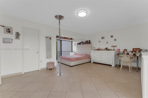 Adosado en alquiler en Miami, Florida, 3 dormitorios, 179.86 m2 № 2023620 - foto 20