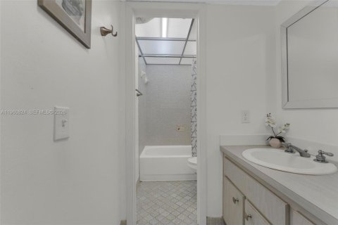 Adosado en alquiler en Miami, Florida, 3 dormitorios, 179.86 m2 № 2023620 - foto 21