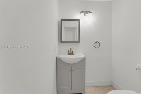 Adosado en alquiler en Miami, Florida, 3 dormitorios, 179.86 m2 № 2023620 - foto 16