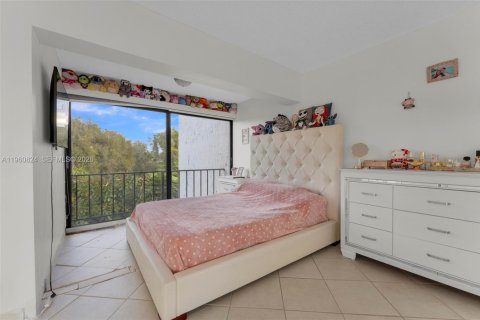 Adosado en alquiler en Miami, Florida, 3 dormitorios, 179.86 m2 № 2023620 - foto 18