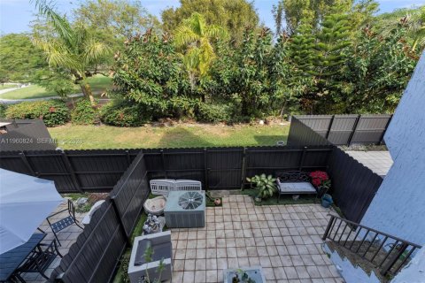 Adosado en alquiler en Miami, Florida, 3 dormitorios, 179.86 m2 № 2023620 - foto 26