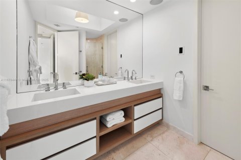 Condo in Miami Beach, Florida, 2 bedrooms  № 1864984 - photo 19
