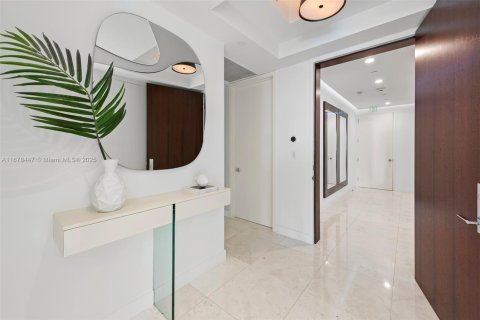 Condo in Miami Beach, Florida, 2 bedrooms  № 1864984 - photo 21