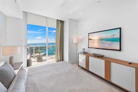 Condo in Miami Beach, Florida, 2 bedrooms  № 1864984 - photo 23