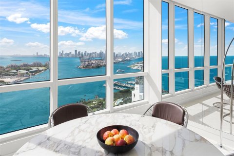 Condo in Miami Beach, Florida, 2 bedrooms  № 1864984 - photo 6