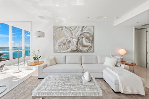 Condo in Miami Beach, Florida, 2 bedrooms  № 1864984 - photo 8