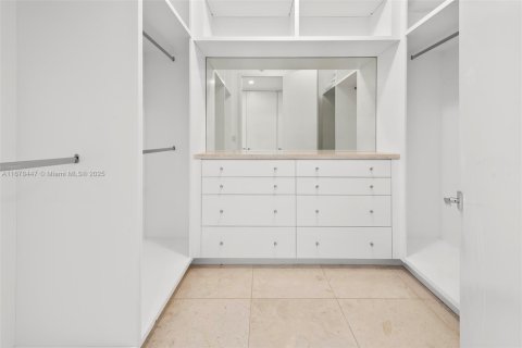 Condo in Miami Beach, Florida, 2 bedrooms  № 1864984 - photo 20