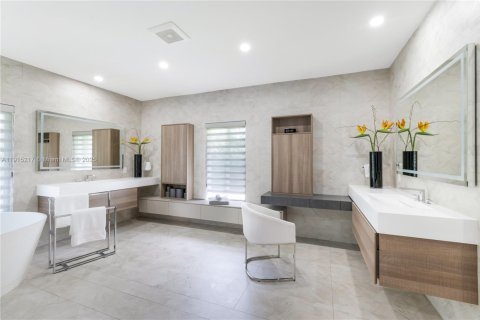 Casa en alquiler en Pinecrest, Florida, 7 dormitorios, 586.96 m2 № 2016219 - foto 27