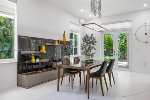 Casa en alquiler en Pinecrest, Florida, 7 dormitorios, 586.96 m2 № 2016219 - foto 16