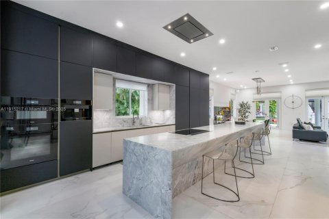 Casa en alquiler en Pinecrest, Florida, 7 dormitorios, 586.96 m2 № 2016219 - foto 12