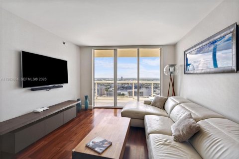 Condo in Hallandale Beach, Florida, 2 bedrooms  № 2052966 - photo 4