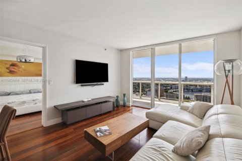 Condo in Hallandale Beach, Florida, 2 bedrooms  № 2052966 - photo 3