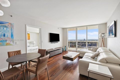 Condo in Hallandale Beach, Florida, 2 bedrooms  № 2052966 - photo 5