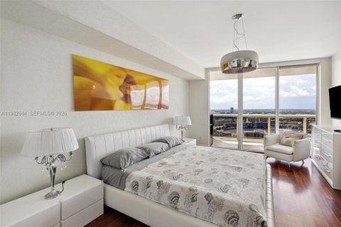 Condo in Hallandale Beach, Florida, 2 bedrooms  № 2052966 - photo 11