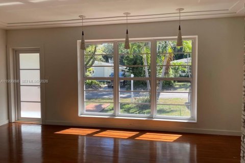 House in Miami, Florida 2 bedrooms, 109.81 sq.m. № 2030945 - photo 24