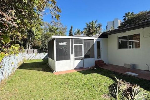 House in Miami, Florida 2 bedrooms, 109.81 sq.m. № 2030945 - photo 29