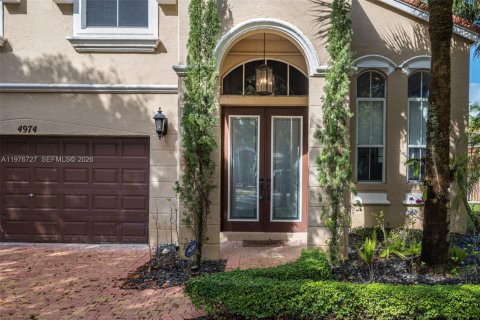 Снять в аренду виллу или дом в Мирамар, Флорида 4 спальни, 222.13м2, № 2045985 - фото 4