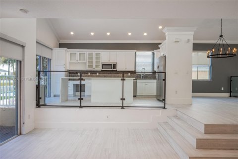 Снять в аренду виллу или дом в Мирамар, Флорида 4 спальни, 222.13м2, № 2045985 - фото 10