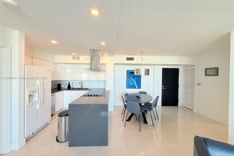 Apartment in Miami Beach, Florida 2 bedrooms № 1950115 - photo 25