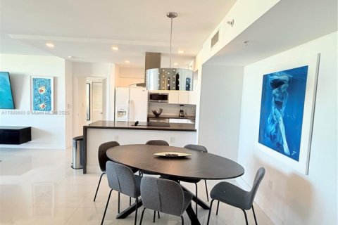 Apartment in Miami Beach, Florida 2 bedrooms № 1950115 - photo 17