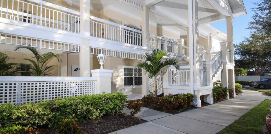 House in Bradenton, Florida 2 bedrooms, 112.88 sq.m. № 2195215
