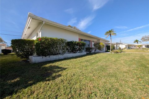 Casa en Pinellas Park, Florida 2 dormitorios, 156.26 m2 № 2141909