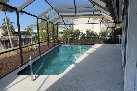 Casa en alquiler en Punta Gorda, Florida, 2 dormitorios, 146.32 m2 № 1602242 - foto 14