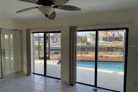 Casa en alquiler en Punta Gorda, Florida, 2 dormitorios, 146.32 m2 № 1602242 - foto 6