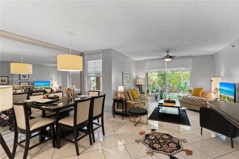 Copropriété à vendre à Aventura, Floride: 2 chambres, 102.19 m2 № 2255375 - photo 6