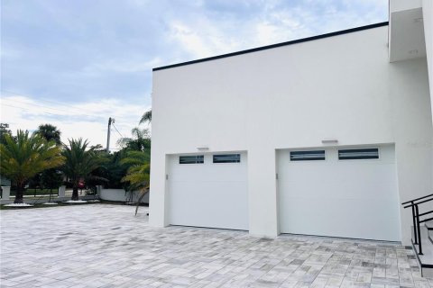 Купить виллу или дом в Дейтона-Бич, Флорида 15 комнат, 455.13м2, № 2404619 - фото 2