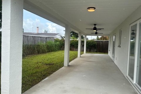 House in Holiday, Florida 3 bedrooms, 106.09 sq.m. № 1819395 - photo 17