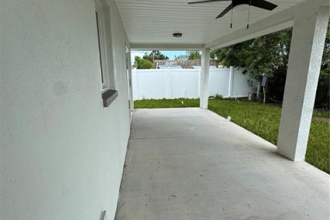 House in Holiday, Florida 3 bedrooms, 106.09 sq.m. № 1819395 - photo 15