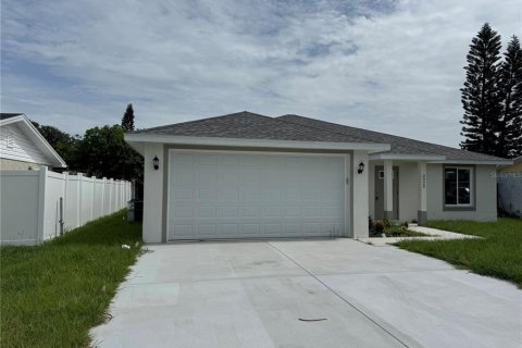House in Holiday, Florida 3 bedrooms, 106.09 sq.m. № 1819395 - photo 1