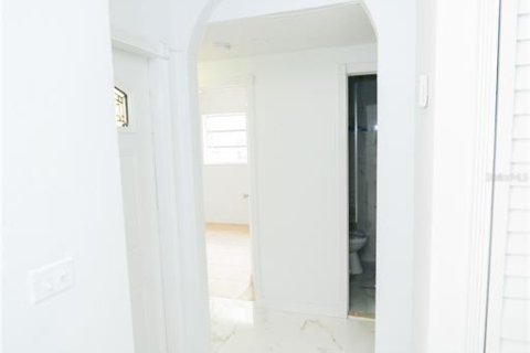 House in Miami, Florida 3 bedrooms, 130.62 sq.m. № 1849744 - photo 8