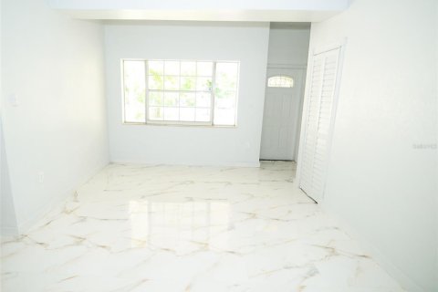 House in Miami, Florida 3 bedrooms, 130.62 sq.m. № 1849744 - photo 7