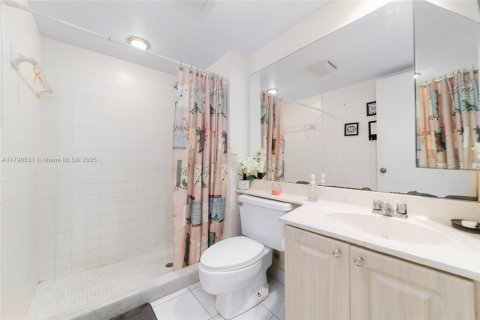 Townhouse in Greenacres, Florida 3 bedrooms, 138.24 sq.m. № 1660138 - photo 13