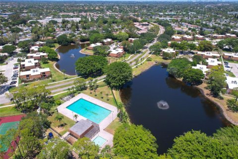 Townhouse in Greenacres, Florida 3 bedrooms, 138.24 sq.m. № 1660138 - photo 29