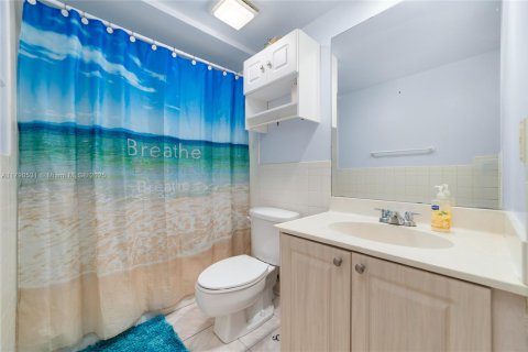 Townhouse in Greenacres, Florida 3 bedrooms, 138.24 sq.m. № 1660138 - photo 22