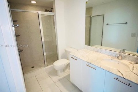 Condo in Miami, Florida, 2 bedrooms  № 2000814 - photo 15