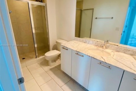 Condo in Miami, Florida, 2 bedrooms  № 2000814 - photo 14