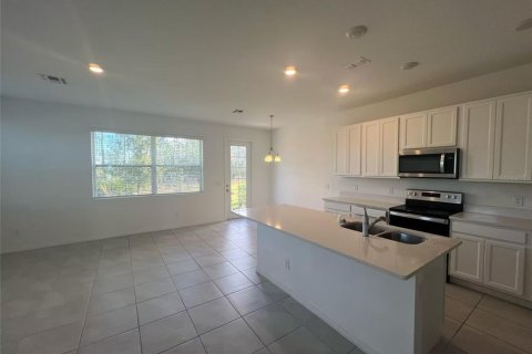 Adosado en alquiler en Davenport, Florida, 3 dormitorios, 152.36 m2 № 1903277 - foto 8