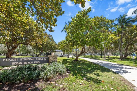 Купить кондоминиум в Майами-Бич, Флорида 1 спальня, 67.17м2, № 2057881 - фото 16