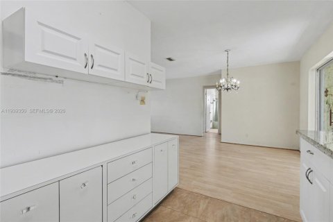 House in Tamarac, Florida 2 bedrooms, 125.7 sq.m. № 1997158 - photo 27