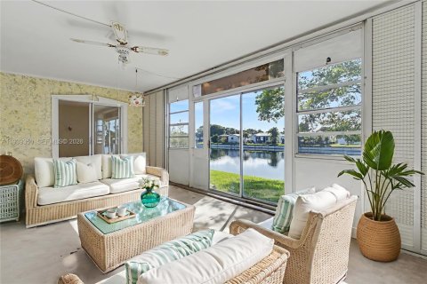 House in Tamarac, Florida 2 bedrooms, 125.7 sq.m. № 1997158 - photo 9