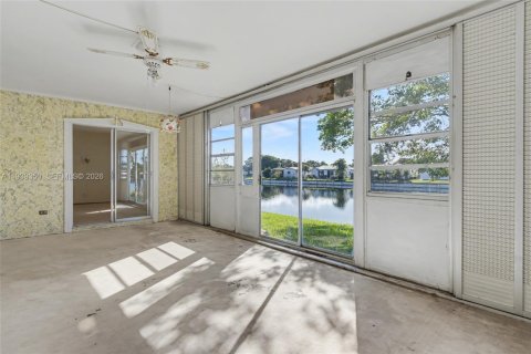 House in Tamarac, Florida 2 bedrooms, 125.7 sq.m. № 1997158 - photo 8