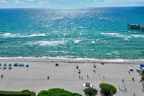 Кондоминиум с 3 спальнями в Санни-Айлс-Бич, Флорида № 2004506