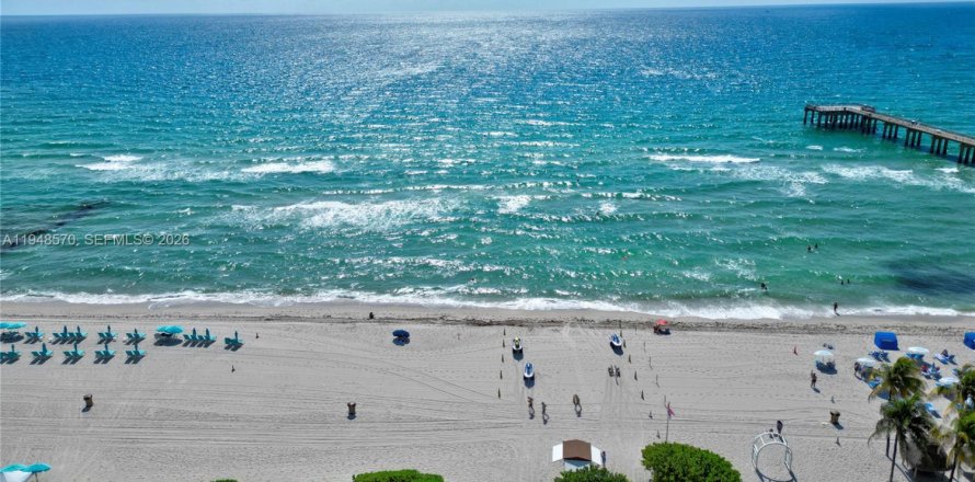 Кондоминиум с 3 спальнями в Санни-Айлс-Бич, Флорида № 2004506