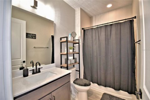 House in Winter Haven, Florida 3 bedrooms, 139.35 sq.m. № 1509792 - photo 12